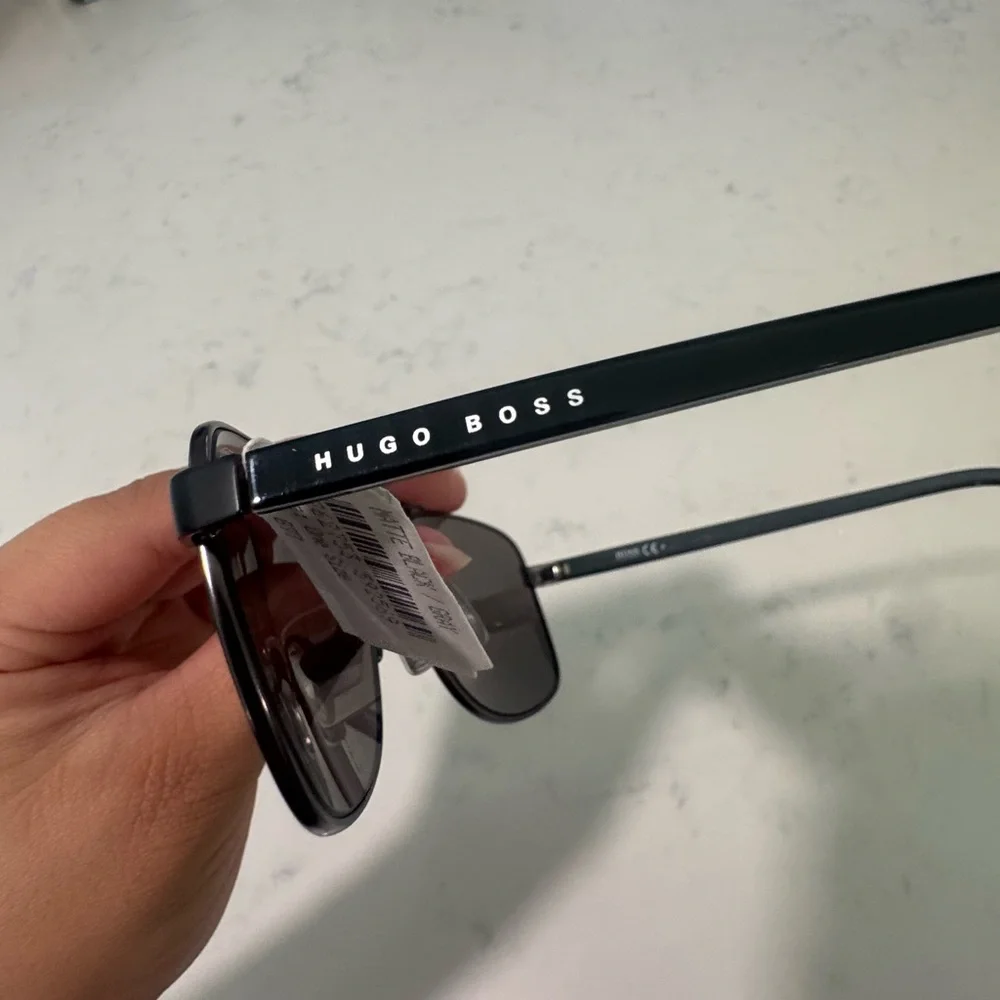 ONE DAY SALE💫 HUGO BOSS Stylish Black Aviator Sunglasses